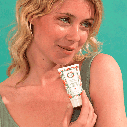MELLE CERISE & CO - Soin Buste Sublimateur Éclat à l'Extrait de Baies de Goji + Huile de Graines de Chia photo 3