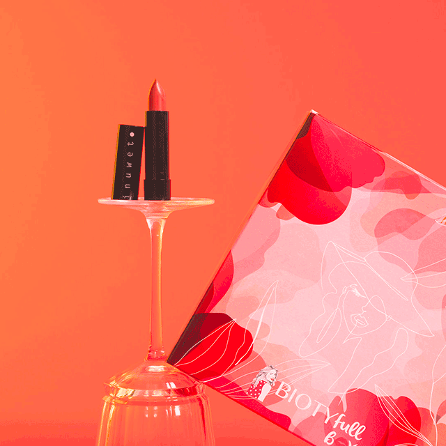 INUWET - Rouge à Lèvres Rose Nude Élégant