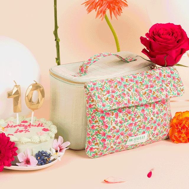 Trousse et Porte-Clés Fleuris Spécial 10 ans de la marque Biotyfull photo 3