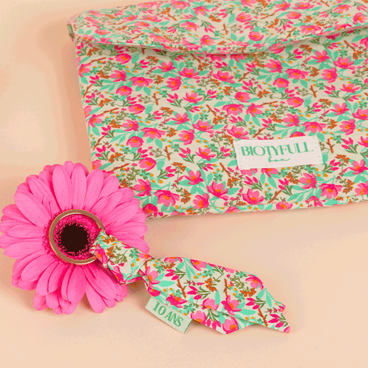 Trousse et Porte-Clés Fleuris Spécial 10 ans de la marque Biotyfull photo 1